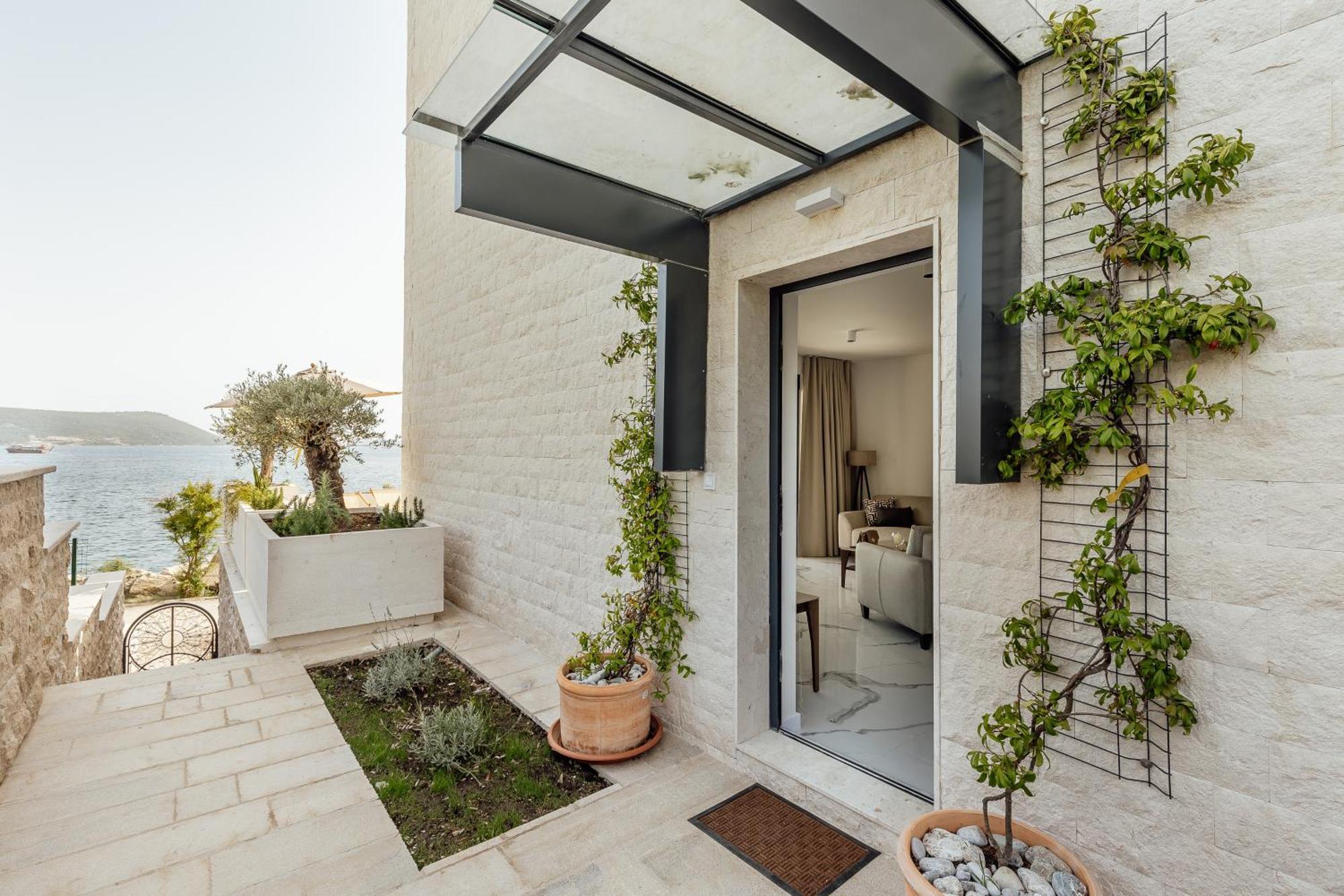 Savina Beachfront Oasis 赫尔采格诺维 外观 照片