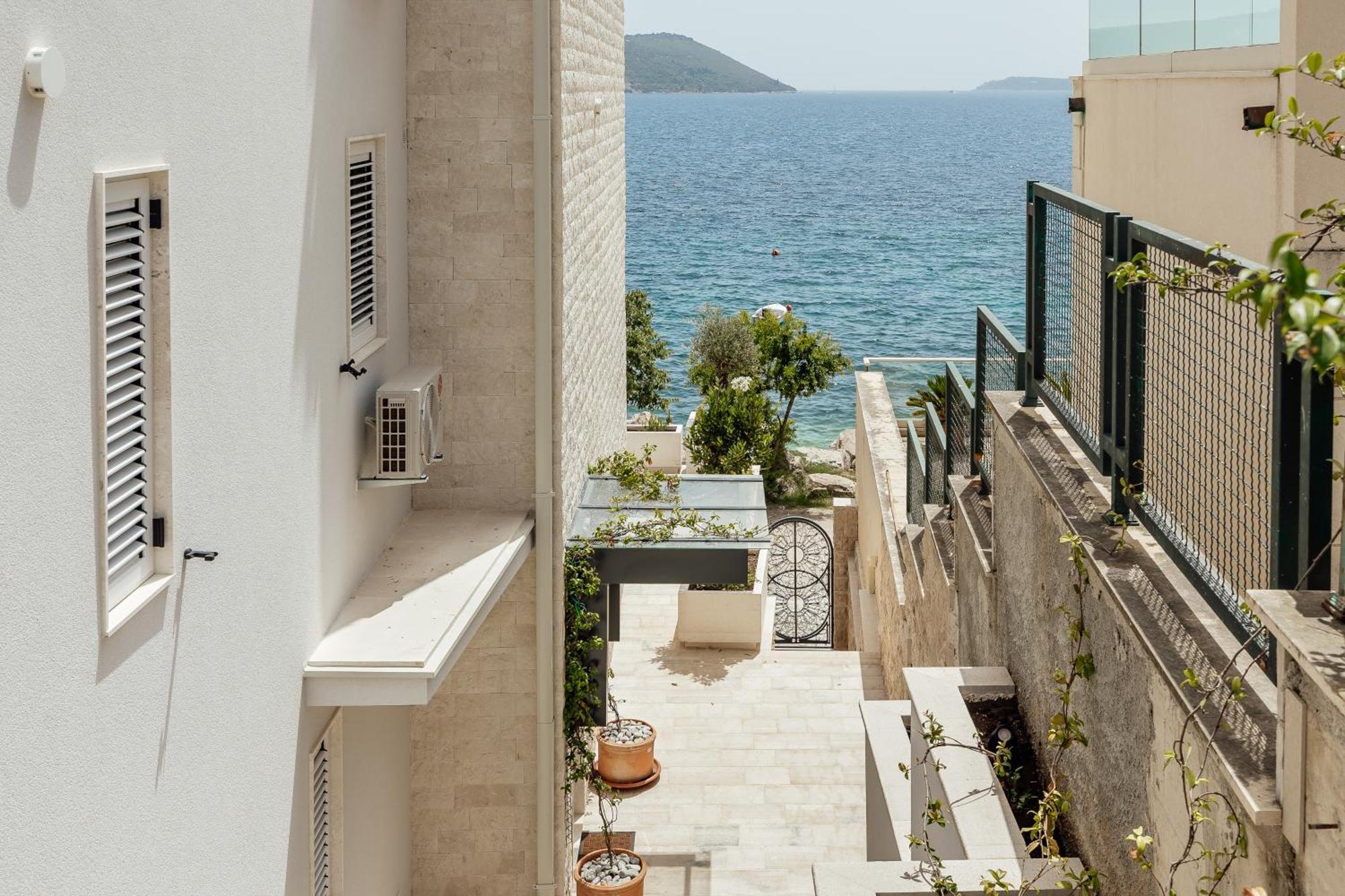 Savina Beachfront Oasis 赫尔采格诺维 外观 照片