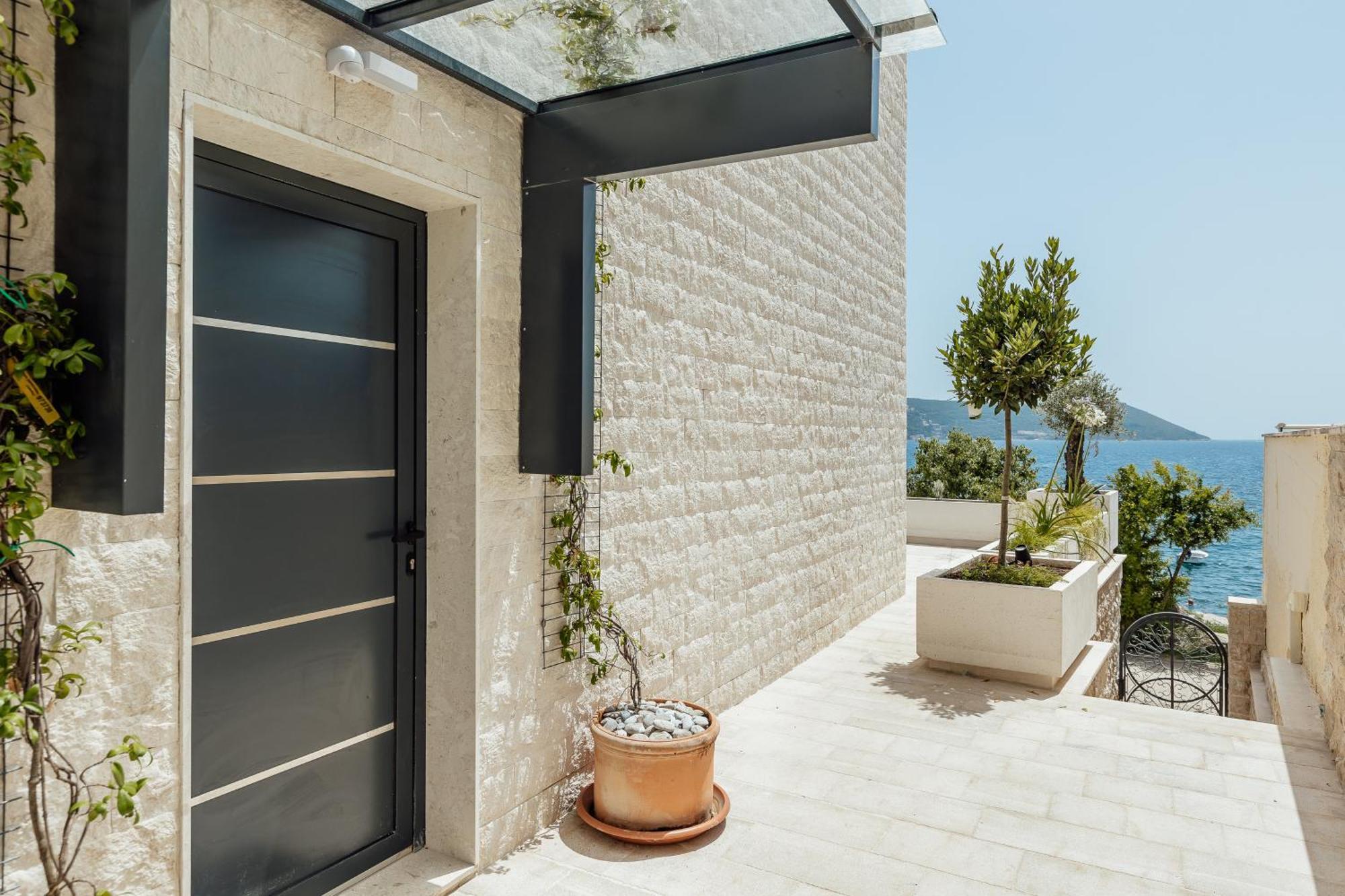 Savina Beachfront Oasis 赫尔采格诺维 外观 照片